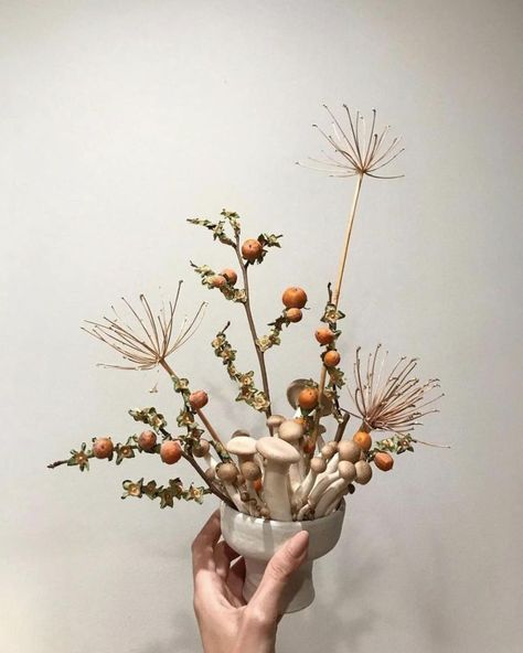 Floral Wedding Inspiration, Corporate Flowers, Unique Flower Arrangements, Flower Artists, Instagram Autumn, Flowers Bouquet Gift, Fresh Flowers Arrangements, Fall Baby, Dried Flower Arrangements