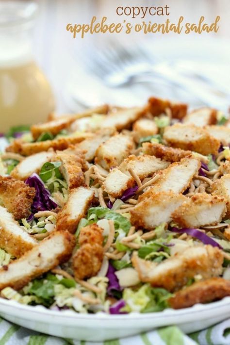 Applebees Orientalist Chicken Salad, Salad Coleslaw, The Best Salad, Best Salad, Lil Luna, Salad With Chicken, Resep Salad, Salad Salad, Salad Recipes Video