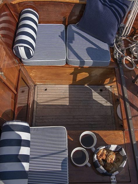 Yacht Inspired Interior Design, Sailboat Interior Decor, Boat Cushions Ideas, Boat Interior Decor, Interior Boat Design, Boat Cabin Interior Ideas, Small Sailboat Interior, Boat Interior Ideas Cabins, Boat Hammock