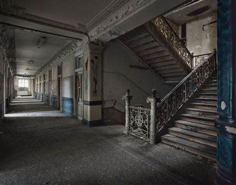 Urban explorer's haunting pictures of abandoned buildings in 'secret ... Abandoned Churches, Abandoned House, Abandoned Mansions, World Photo, Abandoned Buildings, Old Buildings, Abandoned Houses, Staircases, Abandoned Places