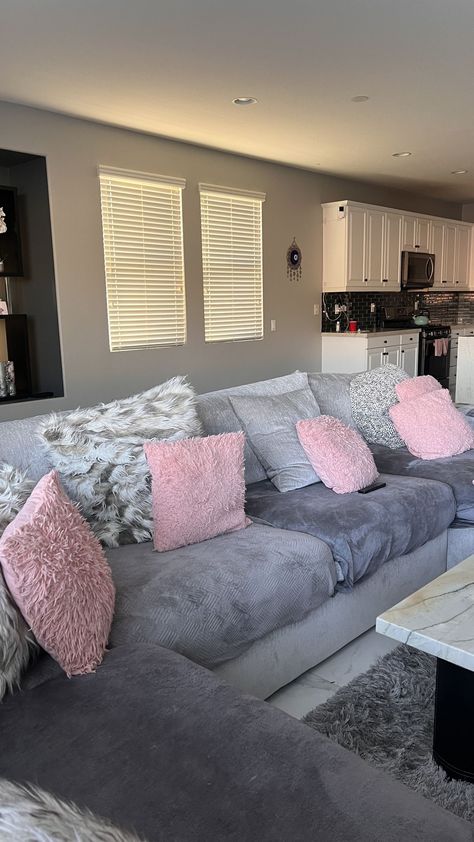 Girly Living Room, Girl Apartment Decor, Cute Living Room, Apartment Decorating Living, Girly Apartment Decor, First Apartment Decorating, Apartment Living Room Design, College Apartment Decor, Dream Apartment Decor