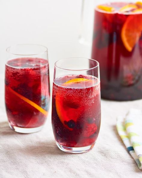 Costco Sangria Recipe, Costco Sangria, Easy Red Sangria, Best Wine For Sangria, Summertime Sangria, Sangria Punch, Non Alcoholic Sangria, Red Sangria Recipes, Easy Sangria Recipes