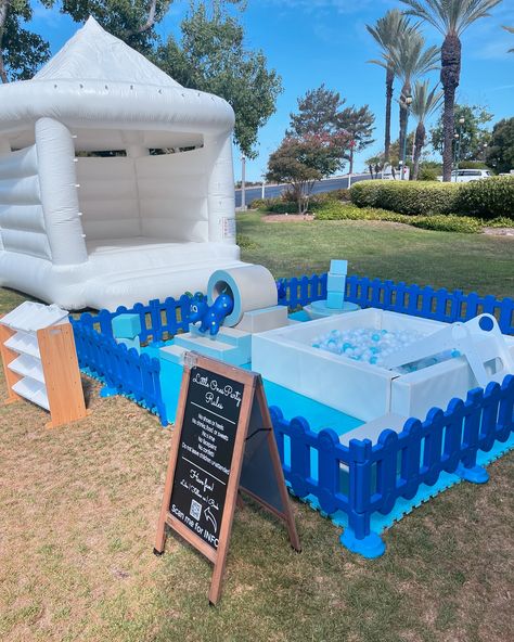 Classic Azul SoftPlay and Mateo Bounce House 🩵💙🤍 Emerald Height HOA Approved Vendor 🙏🏽 Kids Party Rentals, Moon Bounce, Encanto Birthday, Soft Play Area, Bounce House Rentals, Business Party, First Birthday Themes, Soft Play, Ball Pit