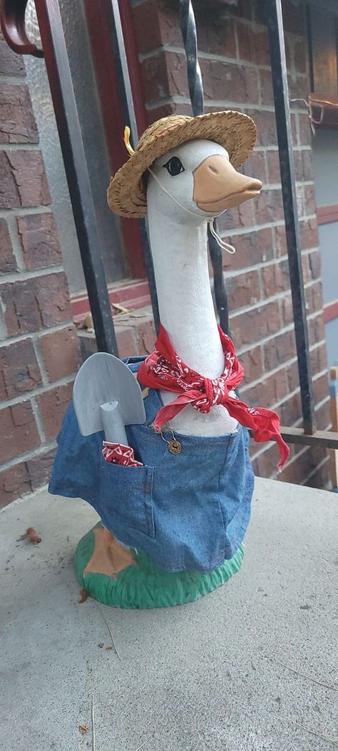 Porch Goose Club of America | This is Ollie. He is a fashionable goose that is always dressed for the occasion | Facebook Porch Goose Patterns, Porch Goose Outfit, Diy Porch Goose Clothes, Porch Goose Clothes Diy, Porch Goose Clothes Patterns, Goose Clothes Pattern Free, Porch Geese, Porch Goose Clothes, Yard Goose