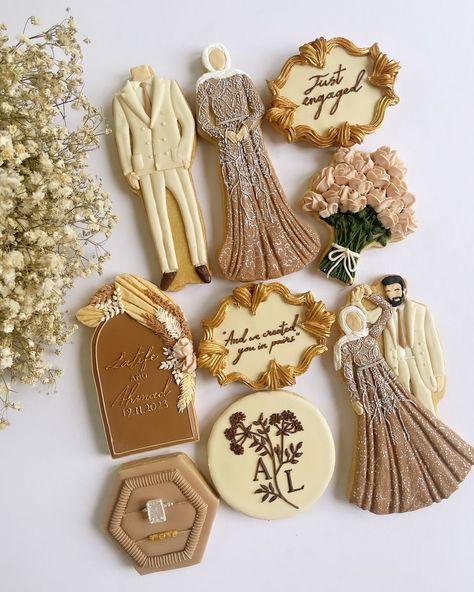 IG: ivoryflourcakes Indian Wedding Cookies, Nikkah Cookies, Baat Pakki, Bridal Cookies, Wedding Aesthetics, Desi Wedding Decor, Wedding Henna, Food Decor, Chocolate Company