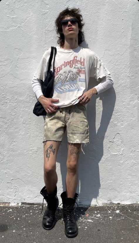 Arizona Mens Fashion, Masc Outfits Summer, Outfits Masculine, Barty Crouch Jr Aesthetic, Androgynous Summer Outfits, Tshirt Styling, Masc Summer Outfits, Goth Summer Outfits, Arizona Outfits