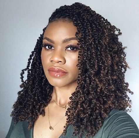 Passion Twists Hairstyles: 10 Styles to Inspire your Next Look | Jorie Hair Twists Ponytails, Ponytails Ideas, Braiding Ideas, Spring Twist Hair, Short Twists, Passion Twists, Twisted Hair, Spring Twists, Braided Styles