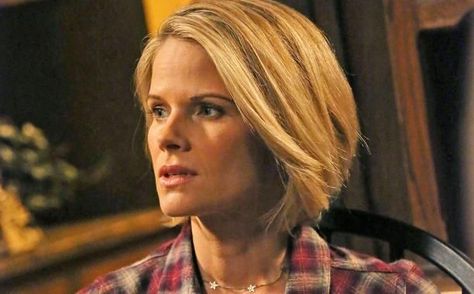 ava on justified haircut - Google Search | Birthdays | Pinterest ... Joelle Carter Hair, Ava Game, Joelle Carter, Love Triangle, Growing Out Short Hair Styles, Fun Hair, Happy Ending, Hair Fashion, Grow Out