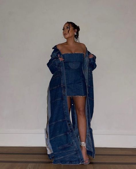 Plus Size Denim Outfits, Looks Total Jeans, Drake Concert, Printed Blouses, Blouses Designs, Look Jean, Dressy Casual Outfits, Fashion Top Outfits, Influencers Fashion