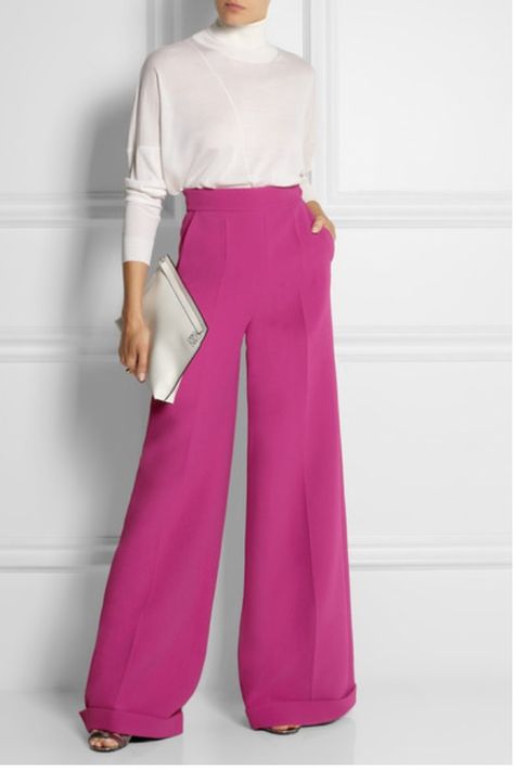 Delposo, net a porter wife leg pant with big POP-a-color:) Pink Trousers Outfit, Spring Office Wear, 40s Outfits, Bright Pants, Spring Work Outfits, Palazzo Trousers, Robert Clergerie, Fall Outfits For Work, Simply Chic