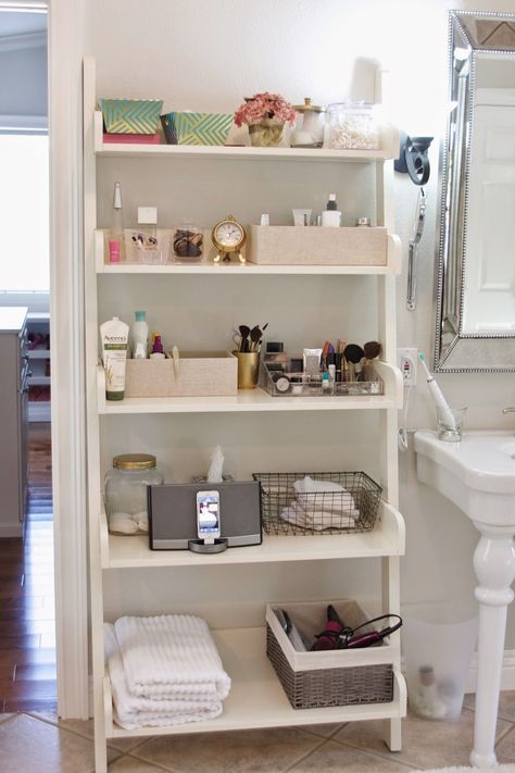 Make Up Bathroom Storage, Outside Closet Storage Ideas, Bathroom Storage Table, Lotion Storage Ideas, Bathroom Simple Decor, Bathroom Hidden Storage, Hidden Bathroom Storage, Bathroom Storage Closet, Hidden Bathroom