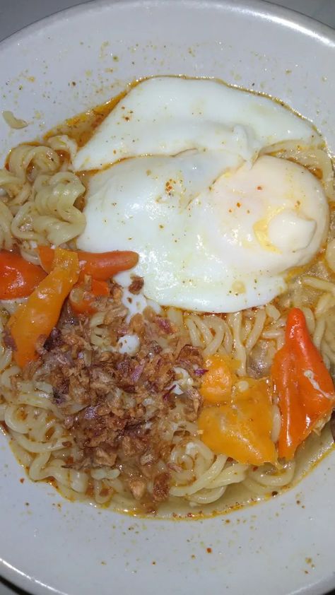 Mie Rebus Indomie Aesthetic, Mie Rebus Indomie, Snow Filt, Good Morning Quotes For Him, Food Mood, Snap Food, Morning Quotes, Ramen, Food And Drink