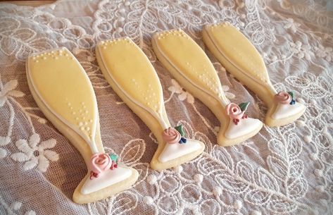 Champagne Flute Cookies Decorated, Champagne Decorated Cookies, Champagne Cookies Decorated, Champagne Glass Cookies, Champagne Cookie, Champagne Cookies, Wine Cookies, Wedding Shower Cookies, Anniversary Cookies