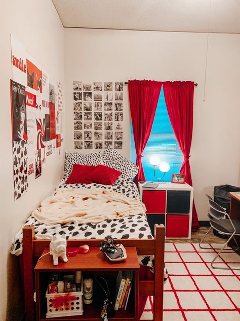 College Dorm Room Ideas Red, Red And Pink Dorm Room, White And Red Room Aesthetic, Red Dorm Room Aesthetic, Red And White Room Aesthetic, Dorm Room Ideas Red, Red Dorm Room Ideas, Red Dorm Room, Red Dorm