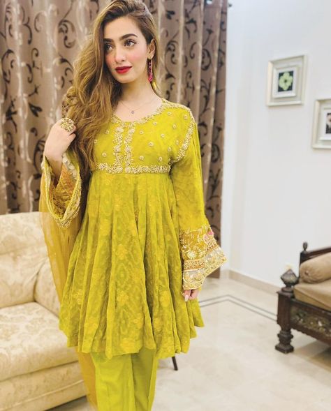 Nawal Saeed Dresses, Nawal Saeed, Welcome To My Youtube Channel, Latest Blouse Designs Pattern, Short Frock, Pakistani Designer Clothes, Fancy Suit, Womens Trendy Dresses, Kurta Neck Design