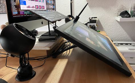 Wacom Cintiq Desk Setup, Wacom Desk Setup, Digital Artist Desk Setup, Digital Artist Setup, Cintiq Workspace, Digital Art Setup, Cintiq Setup, Digital Artist Aesthetic, Artist Setup