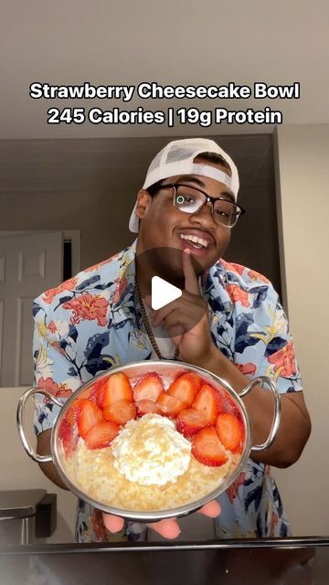 Quise Thomas on Instagram: "Strawberry Cheesecake Bowl  Macros: 245 Calories | 27.8g Carbs | 5.6g Fat | 19.2g Protein  Ingredients: 170g Plain Nonfat Greek Yogurt 7g Zero Sugar Cheesecake Pudding 2tbsp Zero Sugar Cool Whip 1 Keebler Mini Pie Crust 2 Strawberries  Instructions: Mix Yogurt, Pudding, & Cool Whip. Crush Crust and Top Cheesecake. Alices Strawberries and Add. Serve & Enjoy!  #cheesecake #strawberry #strawberrycheesecake #dessert #lowcalorie #lowcarbrecipes #highprotein #highproteinrecipes #highproteindessert #proteindessert #healthyrecipes #easyrecipes #easyrecipe #dessertideas #lowcaloriesnack #snack #snacks" Low Calorie Strawberry Cheesecake, Strawberry Cheesecake Yogurt Bowl, Greek Yogurt Cool Whip Pudding, Zero Sugar Cheesecake Pudding Recipes, Zero Sugar Pudding Desserts, Cheesecake Bowl Recipes, Zero Sugar Cool Whip Recipes, Protein Strawberry Cheesecake, Cheesecake Greek Yogurt