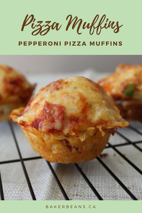 Pepperoni Pizza Muffins, Pepperoni Muffins, Pizza Muffins Recipe, Pizza Muffin, Savoury Muffins, Pizza Pepperoni, Pizza Muffins, Savory Muffins, Muffin Tin Recipes