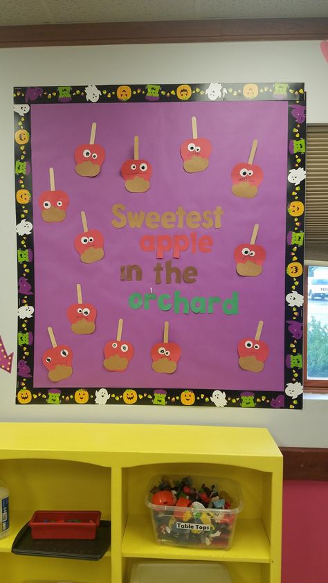 Fall Bulletin Boards For Toddler Classroom, Simple Preschool Bulletin Boards, Back To School Bulliten Boards Preschool, September Bulletin Board Ideas Kindergarten, Toddler Board Ideas, Calming Corner Bulletin Board, Halloween Bulletin Board Ideas Toddlers, September Bulliten Boards For Preschool, September Boards For Preschool