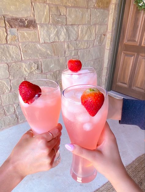 Pink Strawberry Lemonade, Fruit Punch Aesthetic, Strawberry Lemonade Aesthetic, Pink Lemonade Aesthetic, Strawberry Fresca, Strawberry Pink Aesthetic, Aesthetic Lemonade, Lemonade Aesthetic, Strawberry Heaven