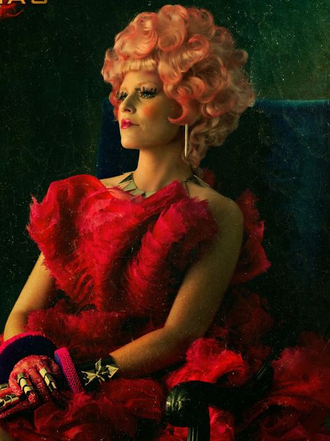 Effie Capitol Makeup, Hunger Games Makeup, Capitol Couture, Effie Trinket, A Level Textiles, Hunger Games 3, Elizabeth Banks, Hunger Games Trilogy, Catching Fire