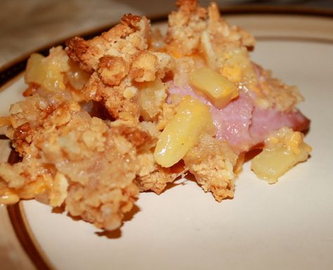 ham pineapple casserole Ritz Cracker Casserole, Easy Pineapple Casserole Recipe, Cracker Casserole, Pineapple Cheese Casserole, Hamburger Side Dishes, Ham And Pineapple, Ham Pineapple, Side Dishes For Ham, Pineapple Casserole