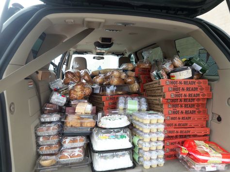 Marsh, Kroger, Target, and Little Caesars food rescue route.  Join the movement to end food waste at foodrescue.net Homeless Food, Food Rescue, Food Distribution, Little Caesars, Grocery Supermarket, Food Donation, Junk Food Snacks, Soup Kitchen, Social Entrepreneurship