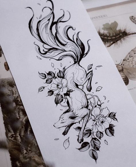 Wallpers Asthetics, Spirit Kitsune, Fox Tattoo Sketch, Diana Severinenko, Fox Tattoo Design, Tattoo Heart, Muster Tattoos, Fox Spirit, Fox Tattoo