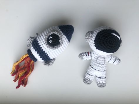 100% cotton rocketship and astronaut doll! Great for nursery decor, baby and toddler gifts, and space exploration pretend play! Order just one or both together! Rocketship pattern is by Anne Schmitt (mrskreativmaus) Astronaut pattern is by Amigurumi Daily Astronaut Crochet Pattern, Crochet Astronaut Pattern Free, Crochet Space Theme, Crocheted Astronaut, Crochet Spaceship, Space Amigurumi, Space Crochet Pattern, Crochet Astronaut, Astronaut Crochet