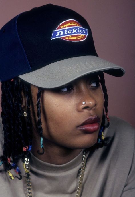 Female Rap Room on Twitter: "Da Brat, 19 years old (1994) https://t.co/8DopNsNFez" / Twitter Female Rapper Costume, Da Brat 90s, 90s Female Rappers, Rapper Costume, Female Rap, Black Hair 90s, Old School Aesthetic, Hiphop Streetwear, Da Brat