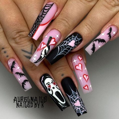 Halloween Nails Scary Movie, Uñas Scary Movie, Horror Valentines Nails, Spooky Valentines Nails, Scary Movie Nails, Movie Nails, Kiss Press On Nails, Nail Therapy, Horror Nails