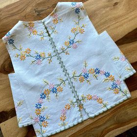 Diary of a Chain Stitcher : Tablecloth to Top Refashion Table Cloth Shirt Pattern, Vintage Tablecloth Blouse, Tablecloth Upcycle, Redesign Clothes Diy, Sewing Tops, Linens And Lace, Vintage Tablecloths, Upcycled Fashion, Embroidered Linen