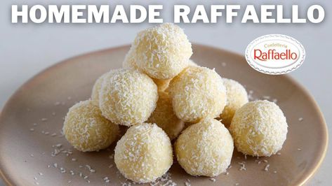 Homemade Raffaello Balls Recipe Homemade Raffaello, Raffaello Balls, Kunafa Recipe, The Cooking Foodie, Unusual Dessert, Blueberry Cheesecake Recipe, No Bake Blueberry Cheesecake, Fudgy Brownie Recipe, Brulee Recipe