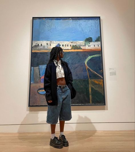 4b Curls, Art Gallery Outfit, Museum Outfit, Beach Instagram Pictures, Beach Instagram, Summer Picture Poses, Black Femininity, Streetwear Men Outfits, Streetwear Outfits