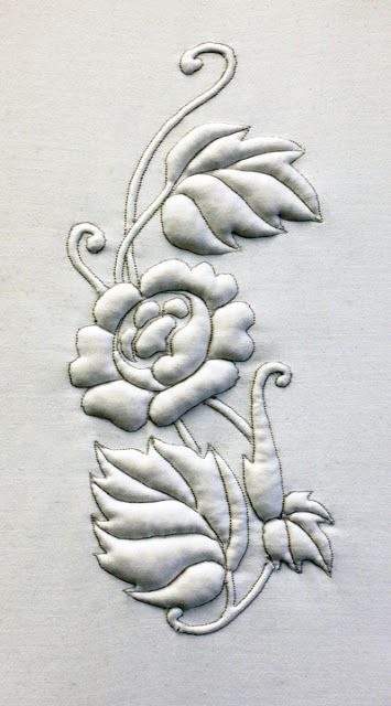 Trapunto Quilt, Cloth Ideas, Gold Work Embroidery, Embroidery Stitches Beginner, Whole Cloth Quilts, Crewel Embroidery Kits, Chain Stitch Embroidery, Punch Needle Embroidery, 자수 디자인