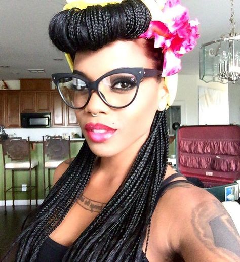 Black+Pin+Up+Hairstyle+With+Braids Hairstyle With Braids, Pin Up Hairstyles, Mode Pin Up, Pin Up Curls, Protective Braids, Retro Updo, Black Pin Up, Up Hairdos, 1950s Hairstyles