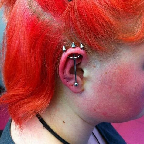 Trident Piercing, Upper Ear Piercing Ideas, Piercing Guide, Upper Ear Piercing, Ear Piercing Ideas, New Piercing, Pain Scale, Types Of Ear Piercings, Ear Lobe Piercings