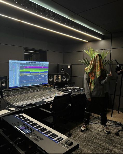 Artist Aesthetic Music, Music Studio Interior Design, Billiards Aesthetic, Music Studio Aesthetic, Dj Aesthetic, Musician Room, Home Recording Studio Setup, Recording Studio Setup, Home Studio Ideas