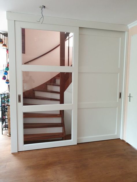 Door At Bottom Of Basement Stairs, Closed Staircase, Modern Hallway Design, Open Trap, Tiny House Stairs, Stairs In Living Room, Stairs Design Modern, Loft Room, Modern Hallway