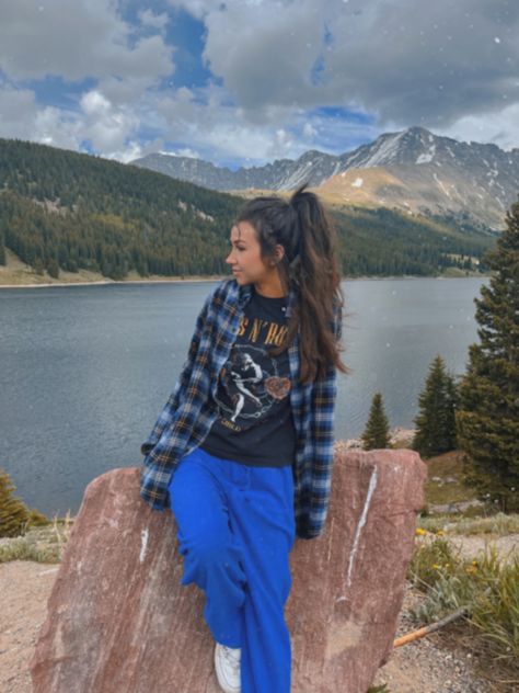 Rockie Mountains, Single Pose, Tennessee Outfits, Camping Road Trip, Colorado Girl, Colorado Trip, Pigeon Forge Tennessee, Colorado Photography, Colorado Outfits