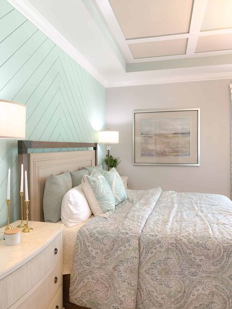 Pastel Bedroom Design, Sea Green Bedrooms, Green Shiplap, Seafoam Green Bedroom, Aqua Bedrooms, Green Bedroom Design, Green Room Decor, Bedroom Design Modern, Beach House Tour