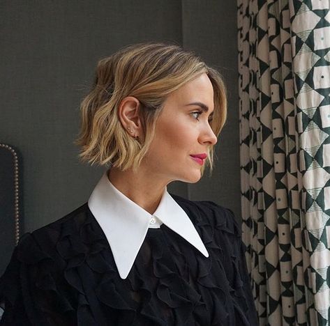 Sarah Paulson Short Celebrities, Celebrity Haircuts, Guest Hair, Sarah Paulson, Wedding Guest Hairstyles, Celebrity Hair Stylist, Penteado Cabelo Curto, Celebrity Hairstyles, Hairstyles With Bangs