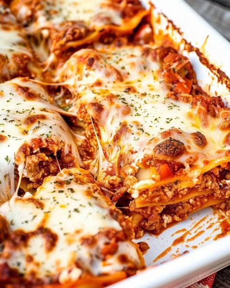 Worlds Best Lasagna 1 World's Best Lasagna, Worlds Best Lasagna, Homemade Lasagna Recipes, Deep Dish Pizza Recipe, Best Lasagna, Best Lasagna Recipe, Lasagna Recipes, Meat Lasagna, Lasagna Ingredients