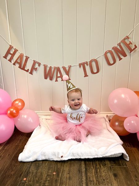 Half Way To One Decoration Ideas, 6 Month Old Birthday Ideas, 6 Momths Baby Photoshoot, Baby Girl 6 Months Shoot, 6 Month Baby Photo Shoot, 6 Month Photoshoot Ideas Babygirl, Baby 6 Month Birthday Ideas, 6 Months Birthday Decoration Ideas, 6 Months Photoshoot Ideas