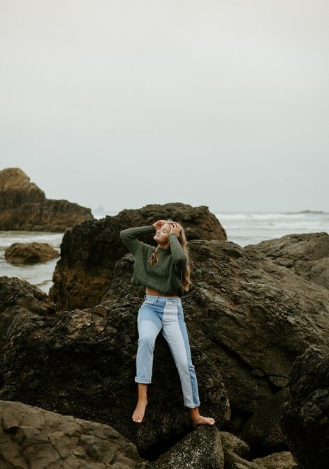 Beach Rocks Photography Poses, Rocky Beach Senior Pictures, 2024 Senior Photos, Beach Senior Session, Oregon Senior Pictures, Pnw Beach Photoshoot, Pnw Senior Pictures, Beach Rocks Photography, Senior Photos Beach