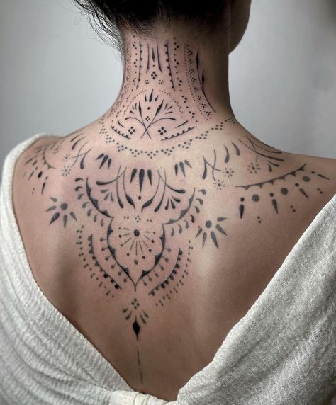 Tattoodo on Instagram: “Pretty Ornamental back tattoo made by @blum.ttt at @venenum.tattoo in France ✨#TATTOODO” Lightsaber Tattoo, Flower Neck Tattoo, Paris Tattoo, Upper Back Tattoos, M Tattoos, Sak Yant Tattoo, Best Tattoo Ideas, Hand Poked Tattoo, Tattoo Design Ideas