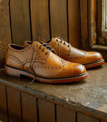 Brogue Shoes Perforation Pattern, Wing Tip Shoes, Brogue Shoe, Boots Men Outfit, Leather Brogues, Brogue Shoes, Goodyear Welt, Leather Heels, Tan Leather