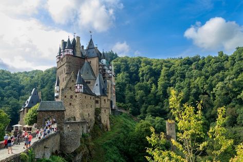 Romantic Castle, Rhineland Palatinate, Rhine River, Austria Travel, Holiday Places, Medieval Castle, Thailand Travel, Germany Travel, Heritage Site