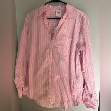 Gap women’s button down Gap Shirt With Button Closure For Daily Wear, Gap Shirt With Button Closure For Daywear, Gap Button-up Blouse For Daywear, Spring Gap Tops With Buttons, Spring Buttoned Tops From Gap, Spring Gap Shirt With Button Closure, White Gap Tops With Button Closure, Pink Button Up Shirt, Gap Outfits