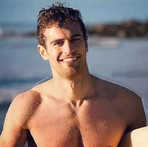 Theo James Shirtless Pictures, Theo James Shirtless, The Time Traveler's Wife, Ideal Male Body, Theodore James, Tobias Eaton, Brown Hair Inspo, James 3, Theo James